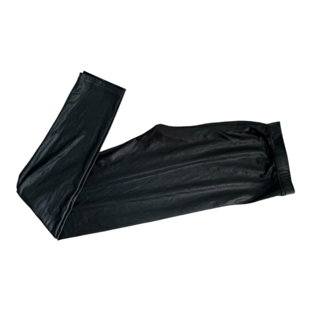 Medium sleek lightweight Connection 18 Black Leggings